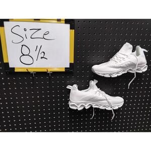 Sleek White Women's Sneakers - Size 8.5, Step Up Your Game!